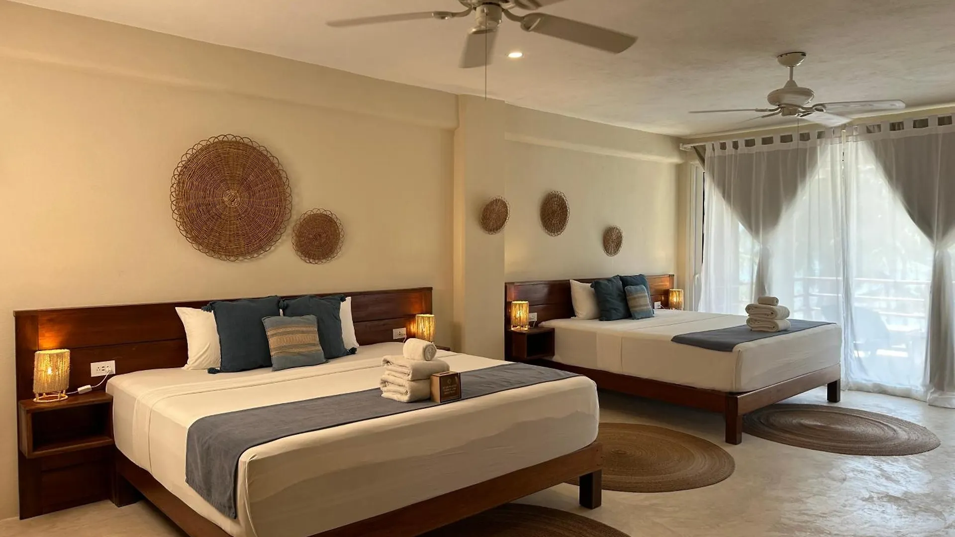 Noah Beach Hotel & Suites Mahahual 3*,  Mexico