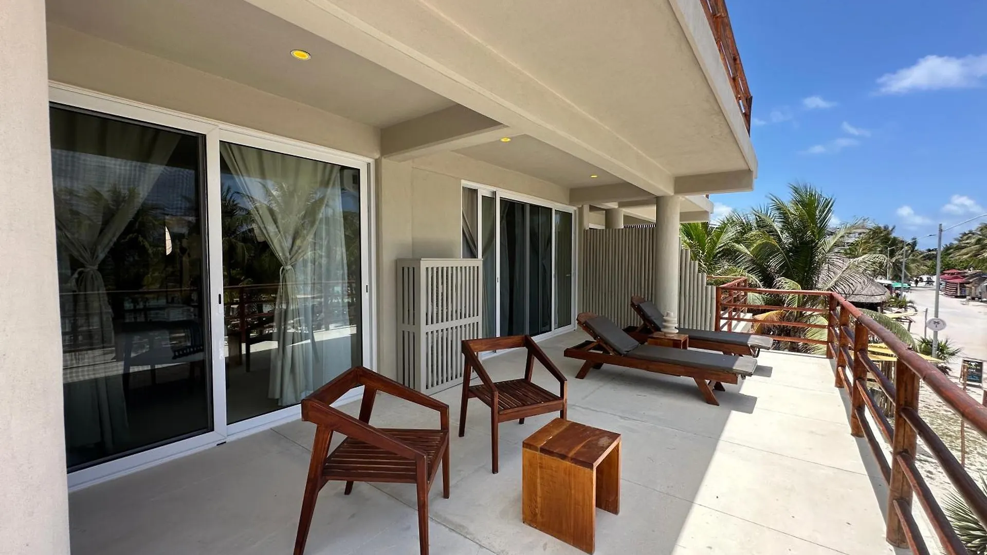 Noah Beach Hotel & Suites Mahahual Mexico